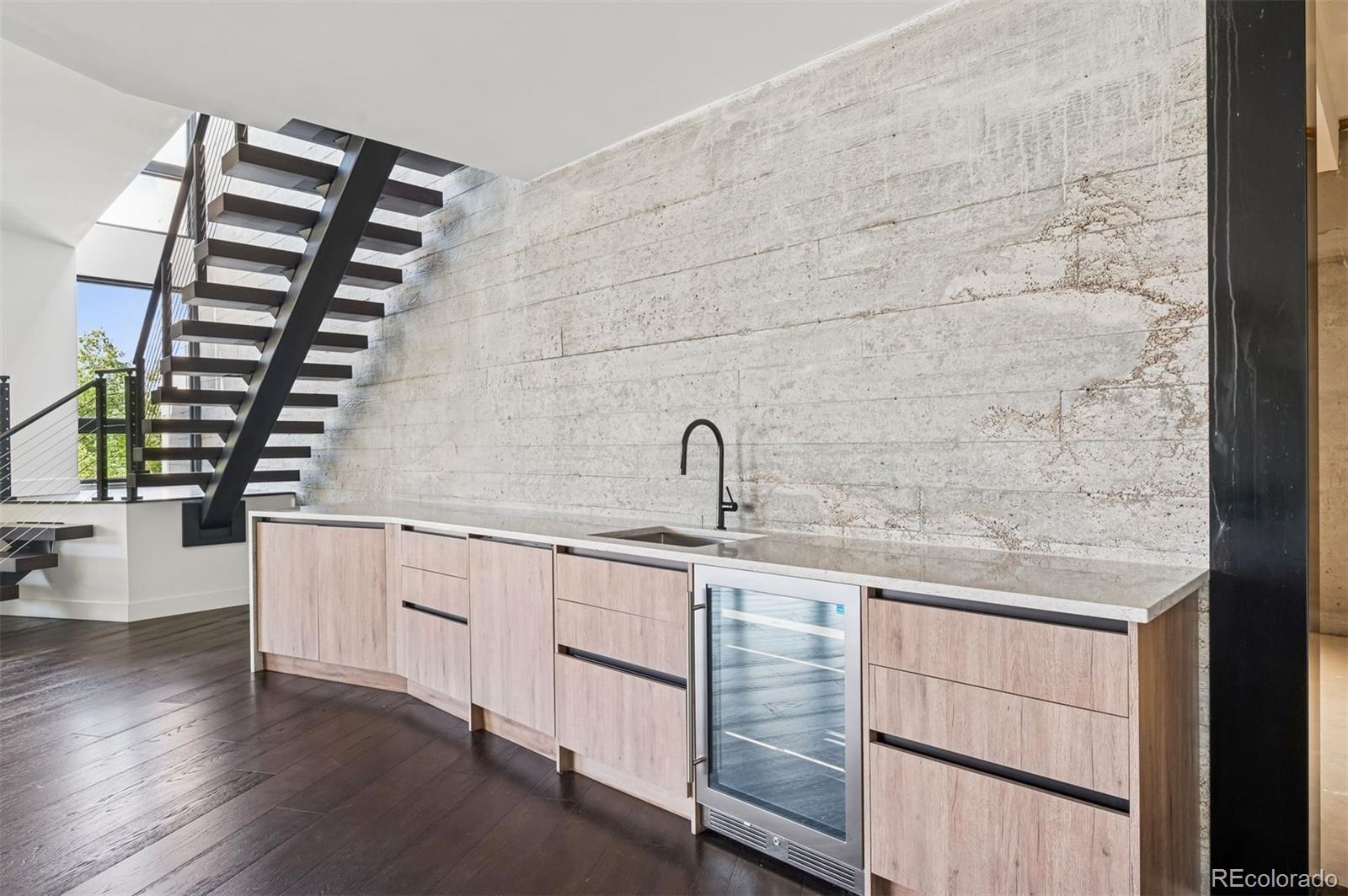 545 Strada Rossa Road