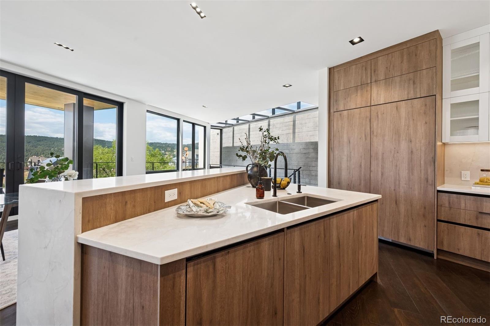 545 Strada Rossa Road