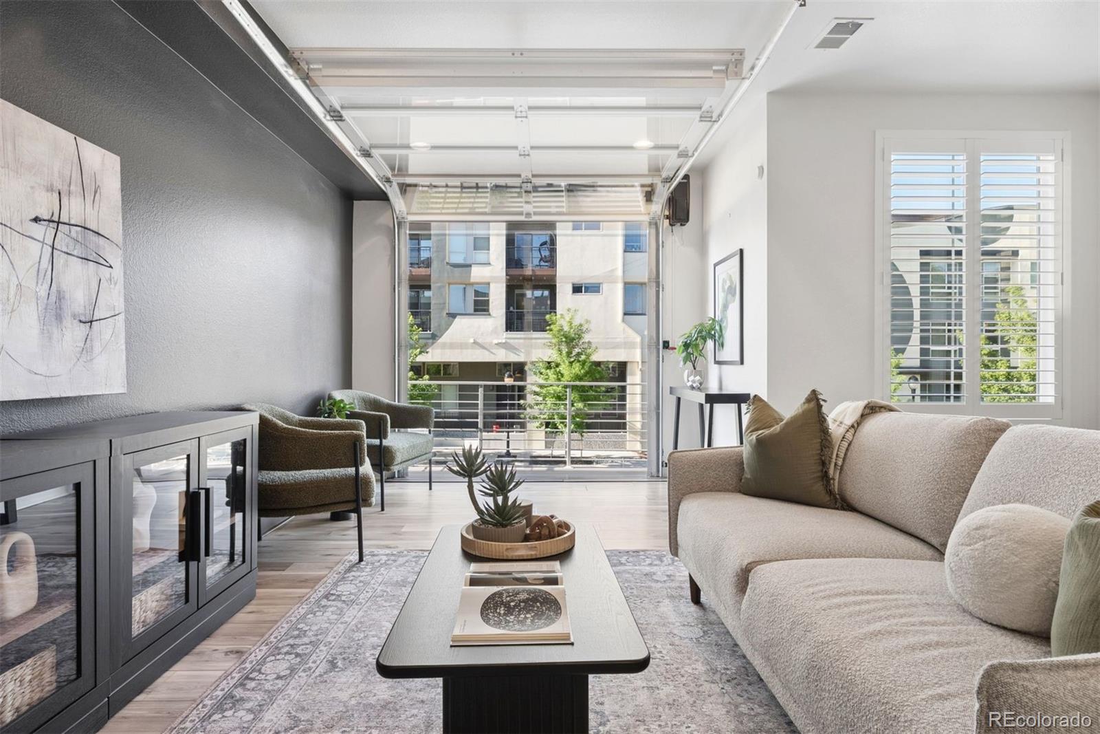 3855 E Cedar Avenue Unit: 206