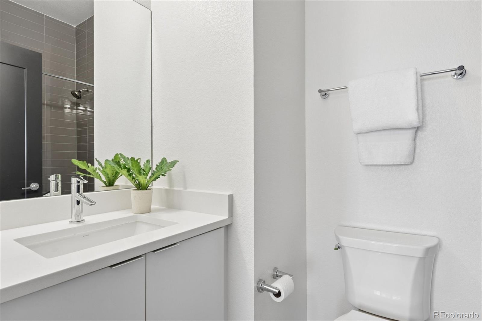 3855 E Cedar Avenue Unit: 206