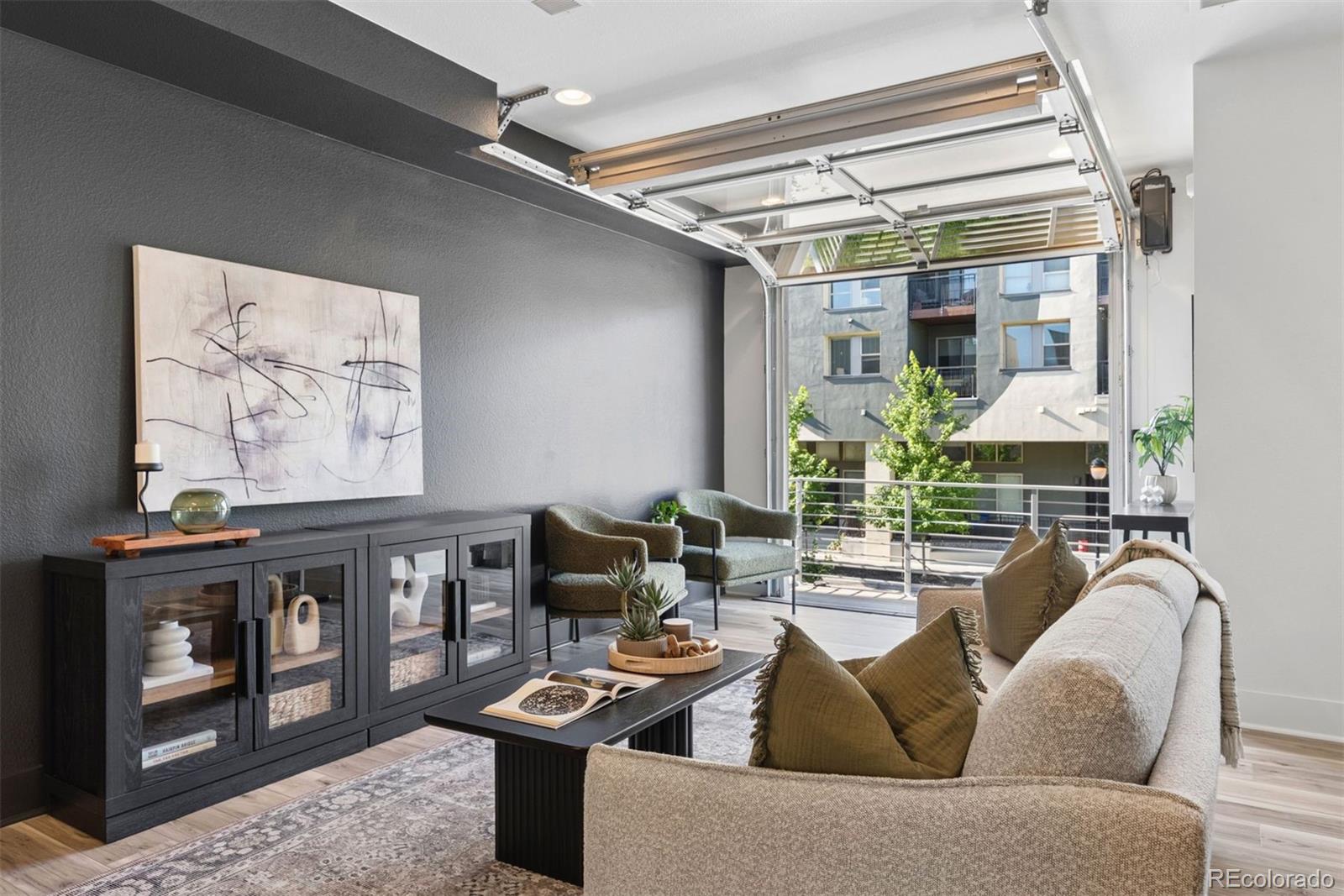 3855 E Cedar Avenue Unit: 206