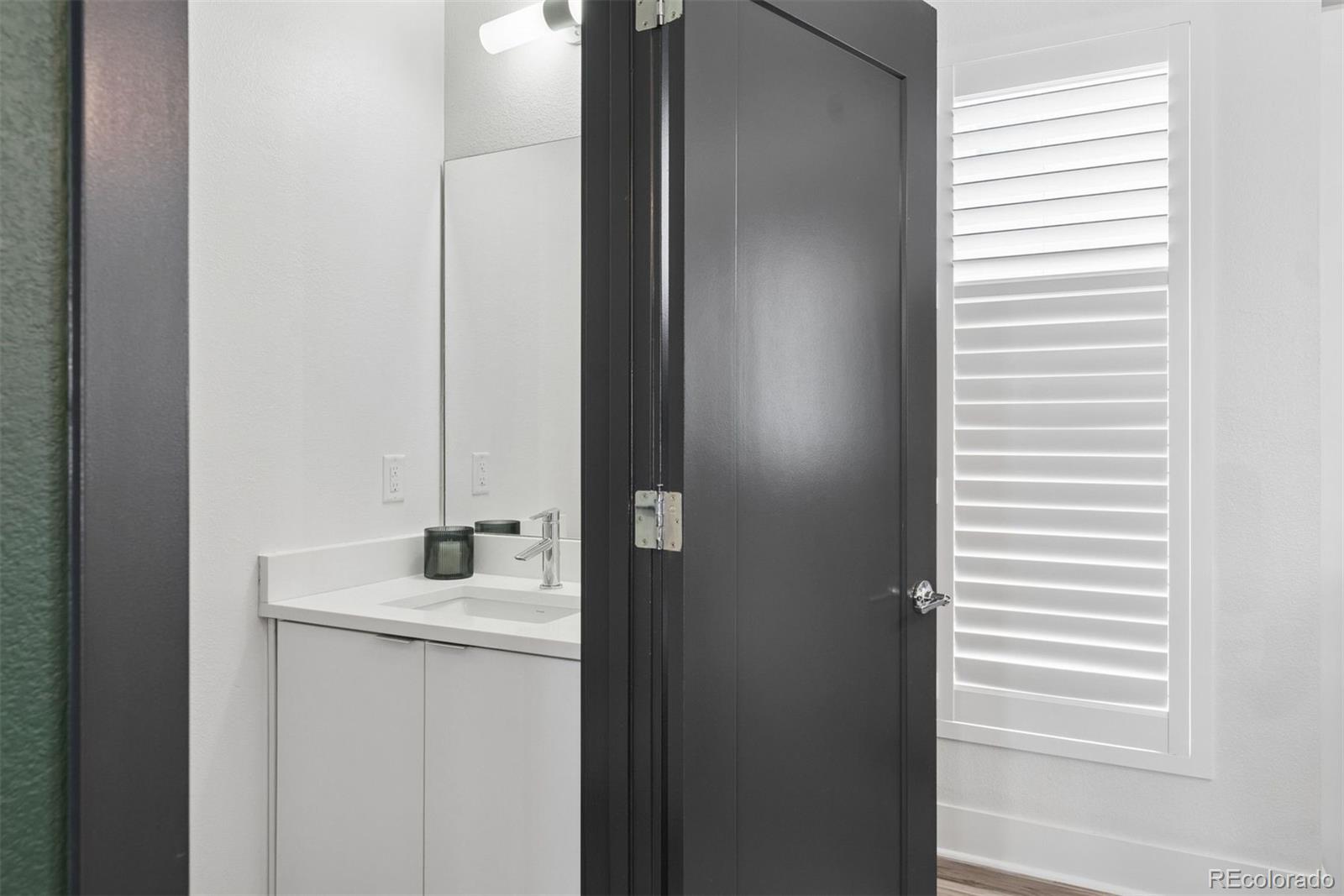 3855 E Cedar Avenue Unit: 206
