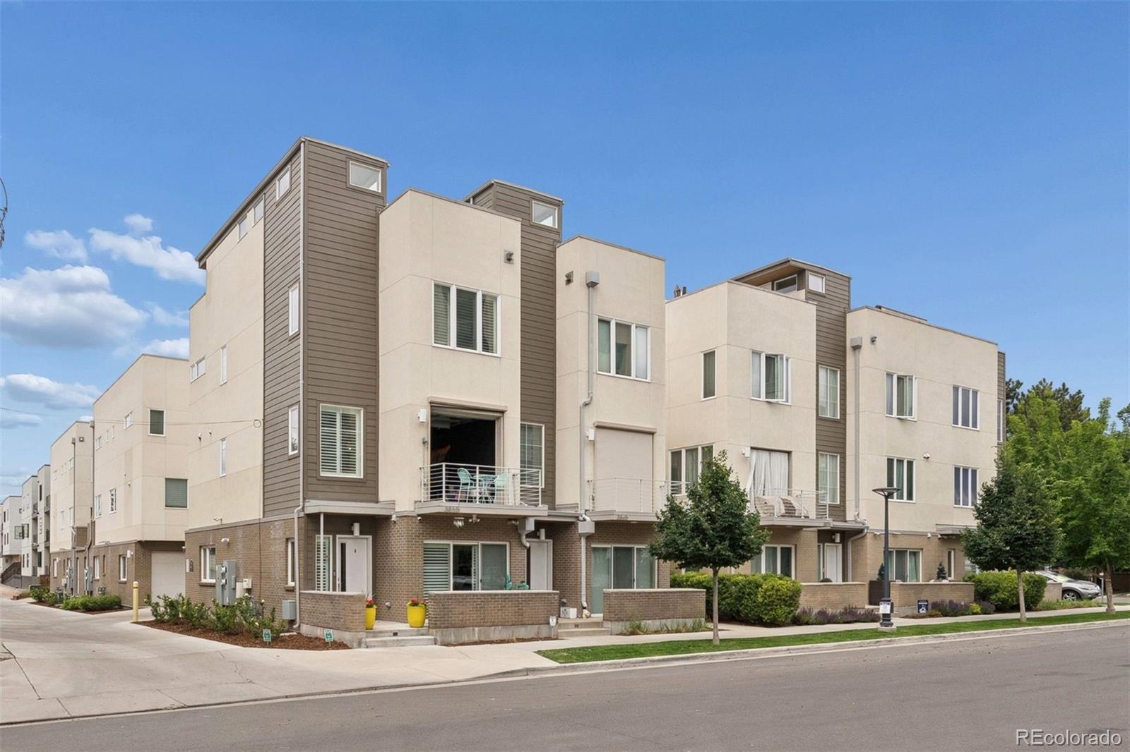 3855 E Cedar Avenue Unit: 206