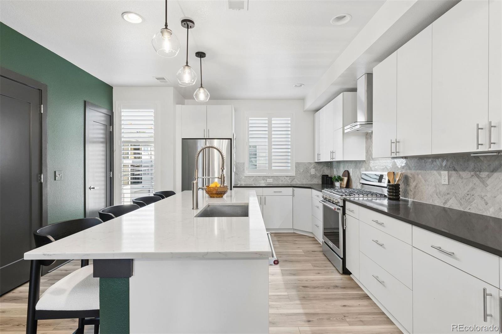 3855 E Cedar Avenue Unit: 206