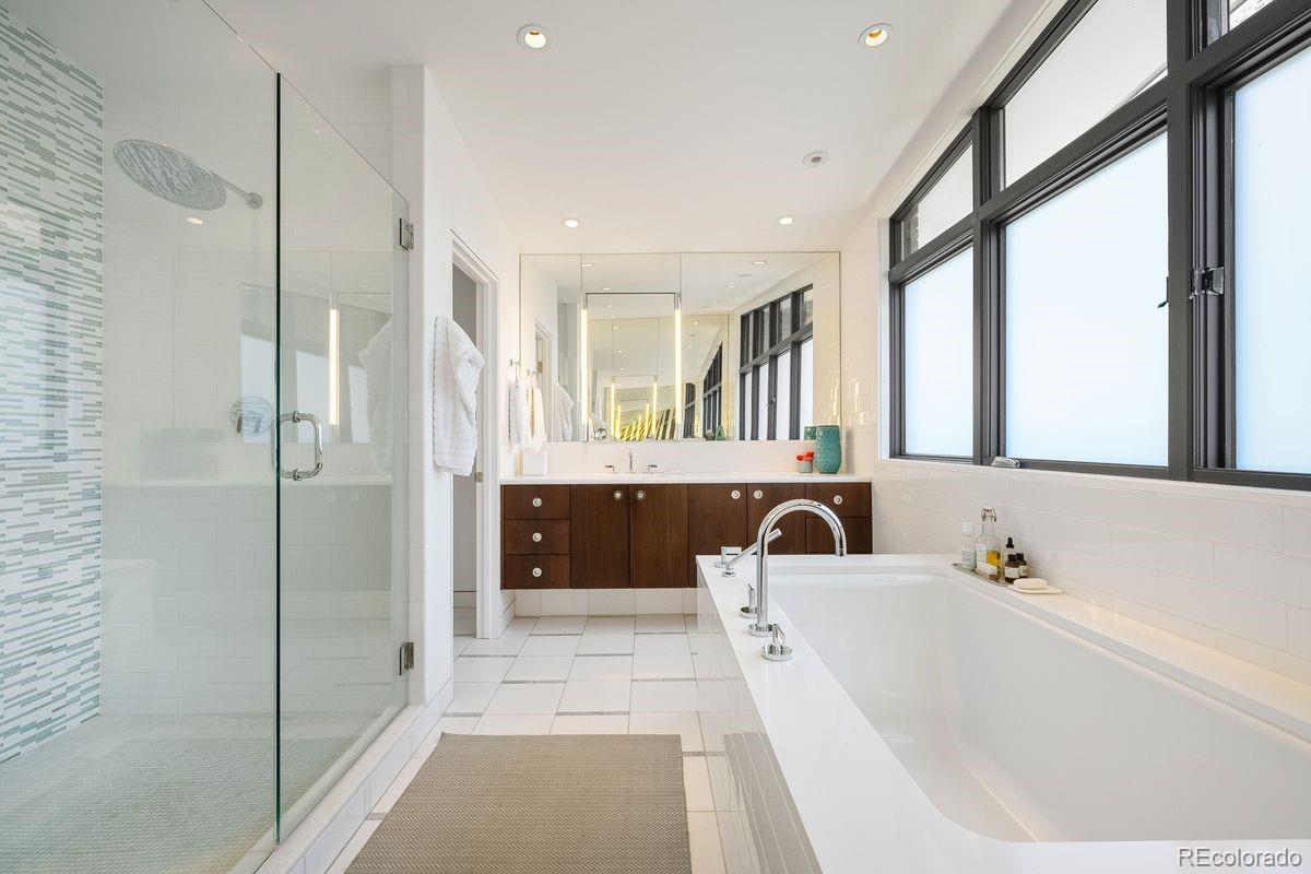 160 N Humboldt Street