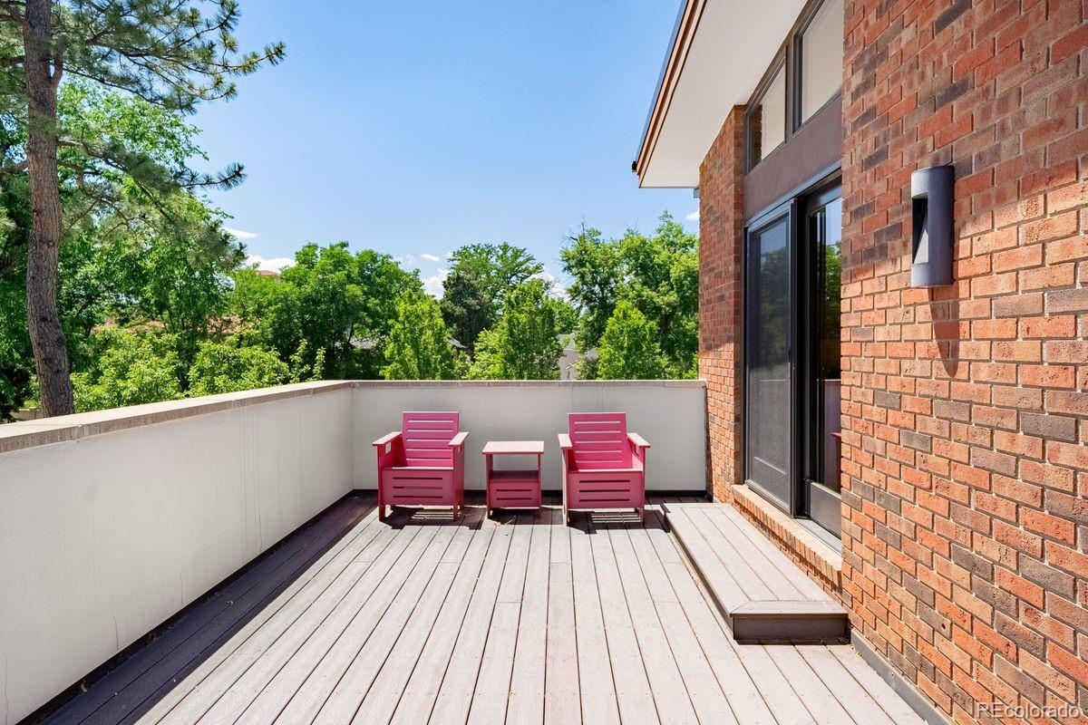 160 N Humboldt Street