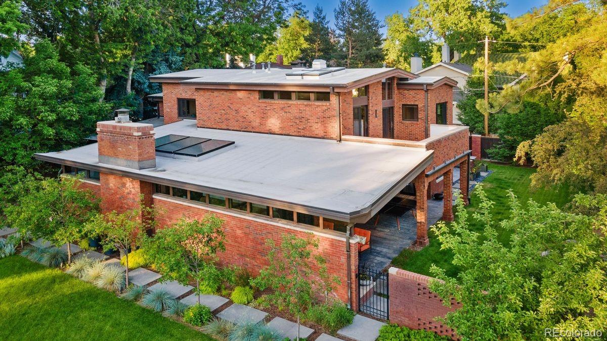 160 N Humboldt Street