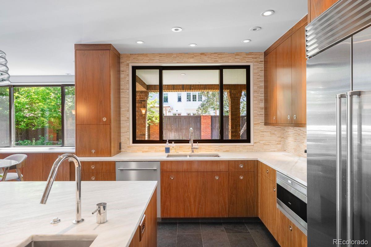 160 N Humboldt Street