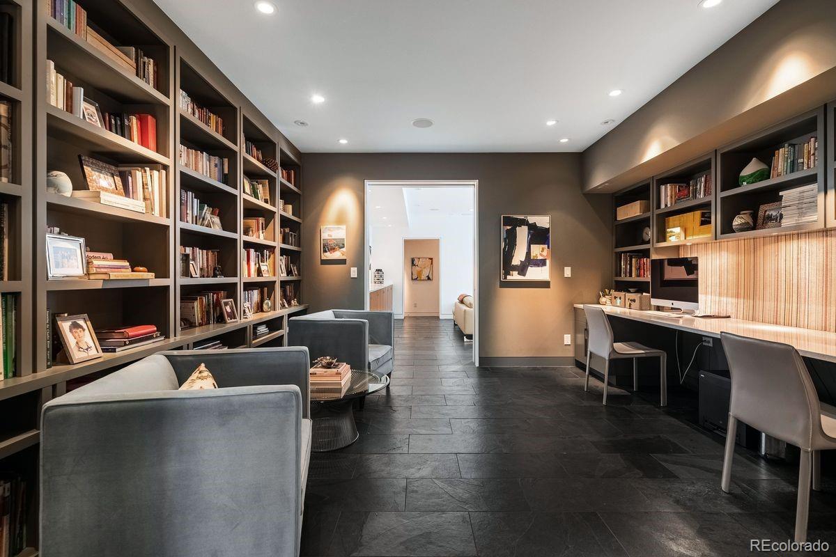 160 N Humboldt Street