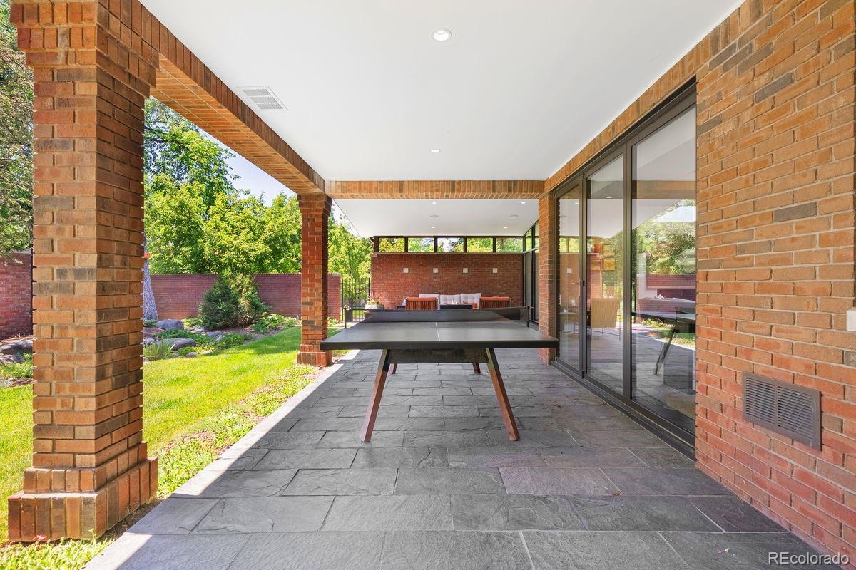 160 N Humboldt Street