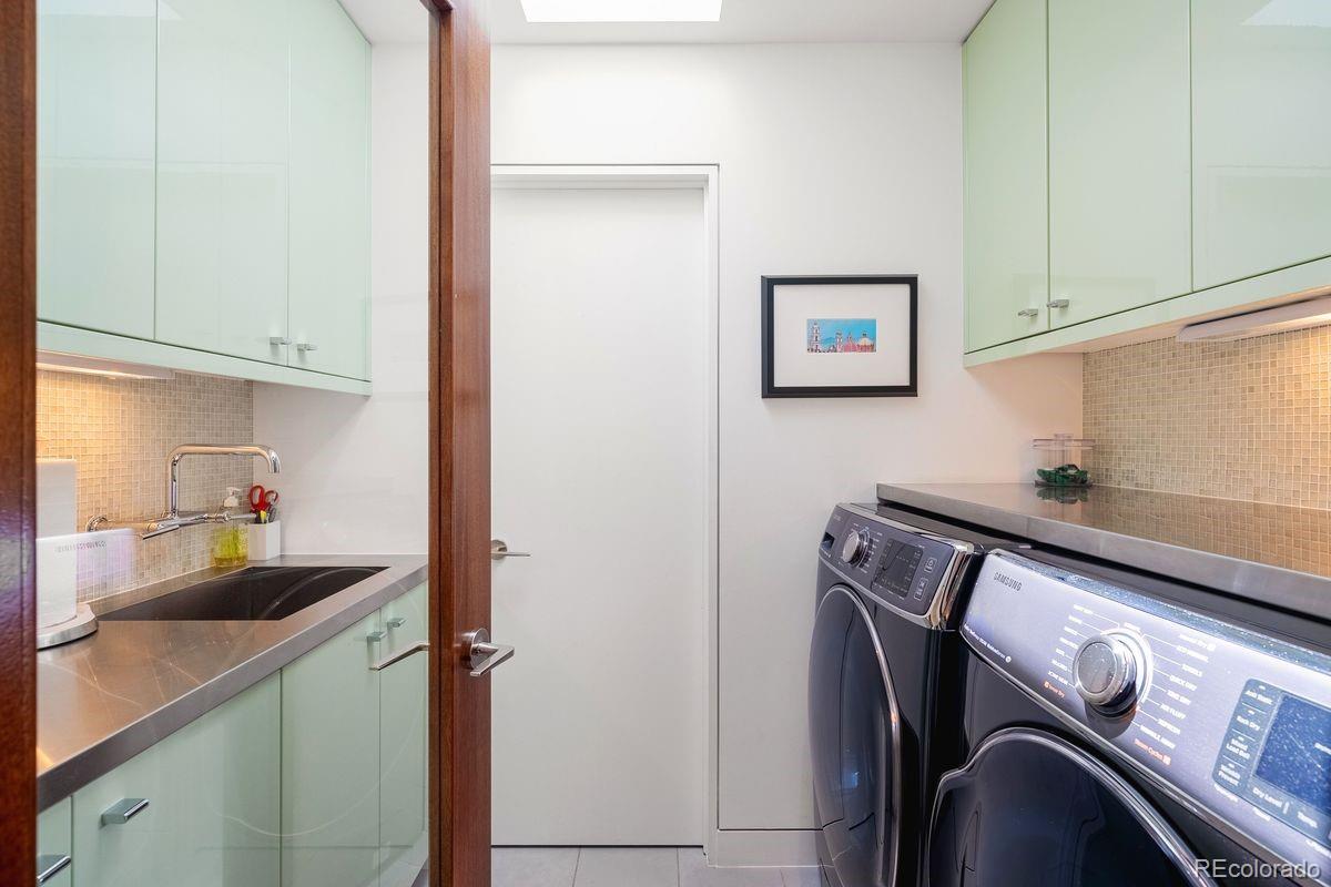 160 N Humboldt Street