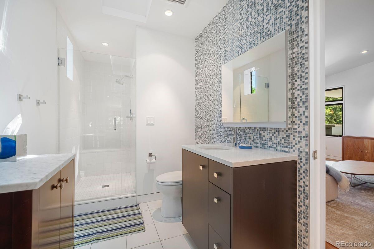 160 N Humboldt Street