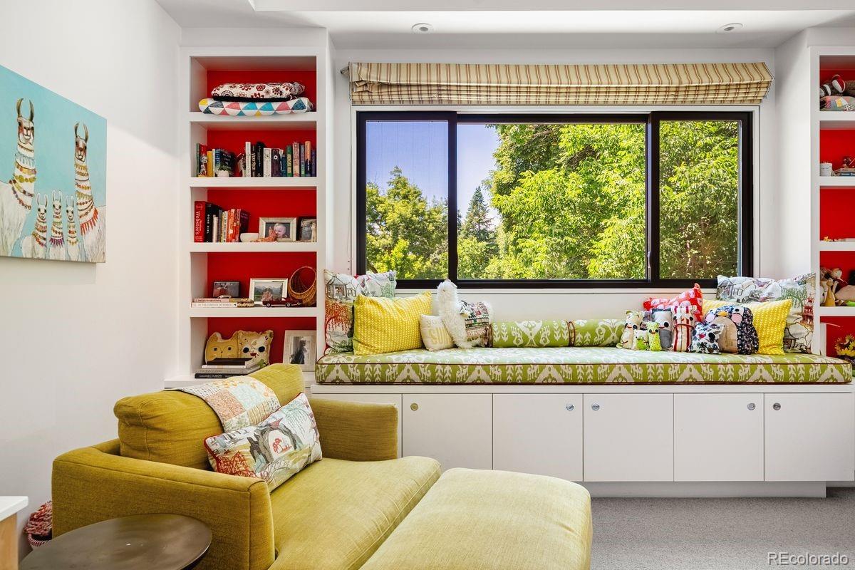 160 N Humboldt Street