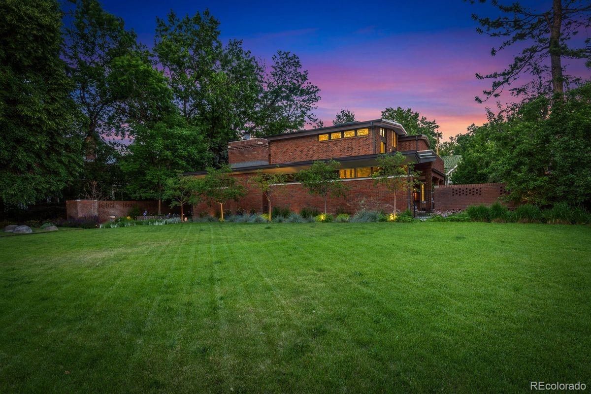 160 N Humboldt Street