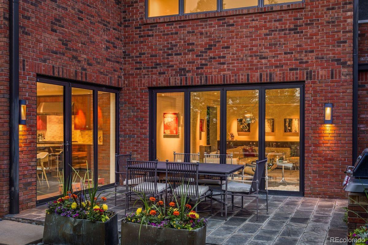 160 N Humboldt Street