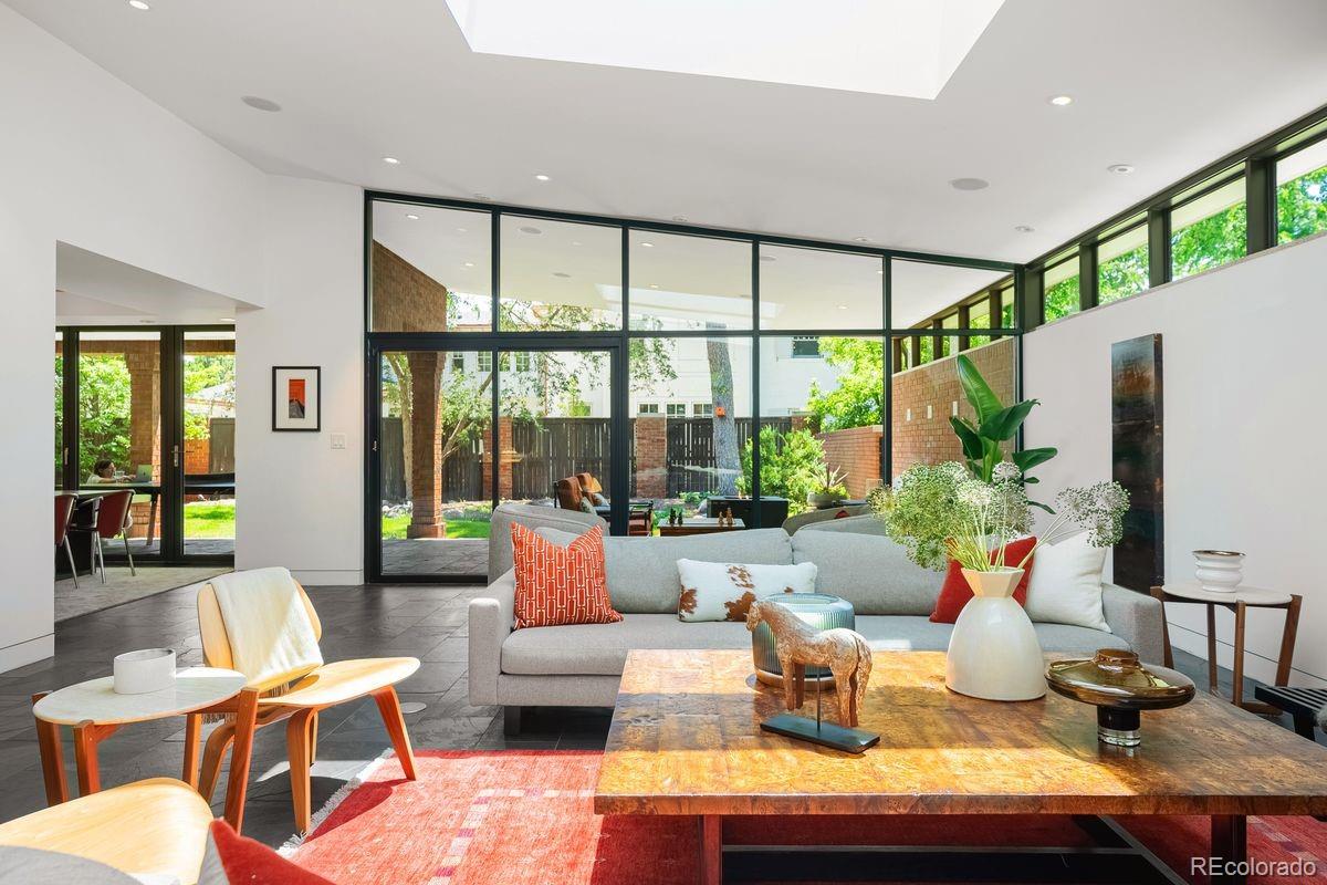 160 N Humboldt Street