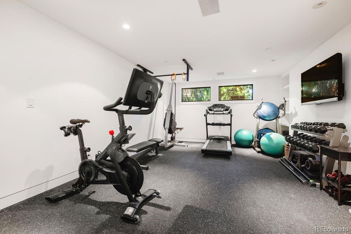 160 N Humboldt Street