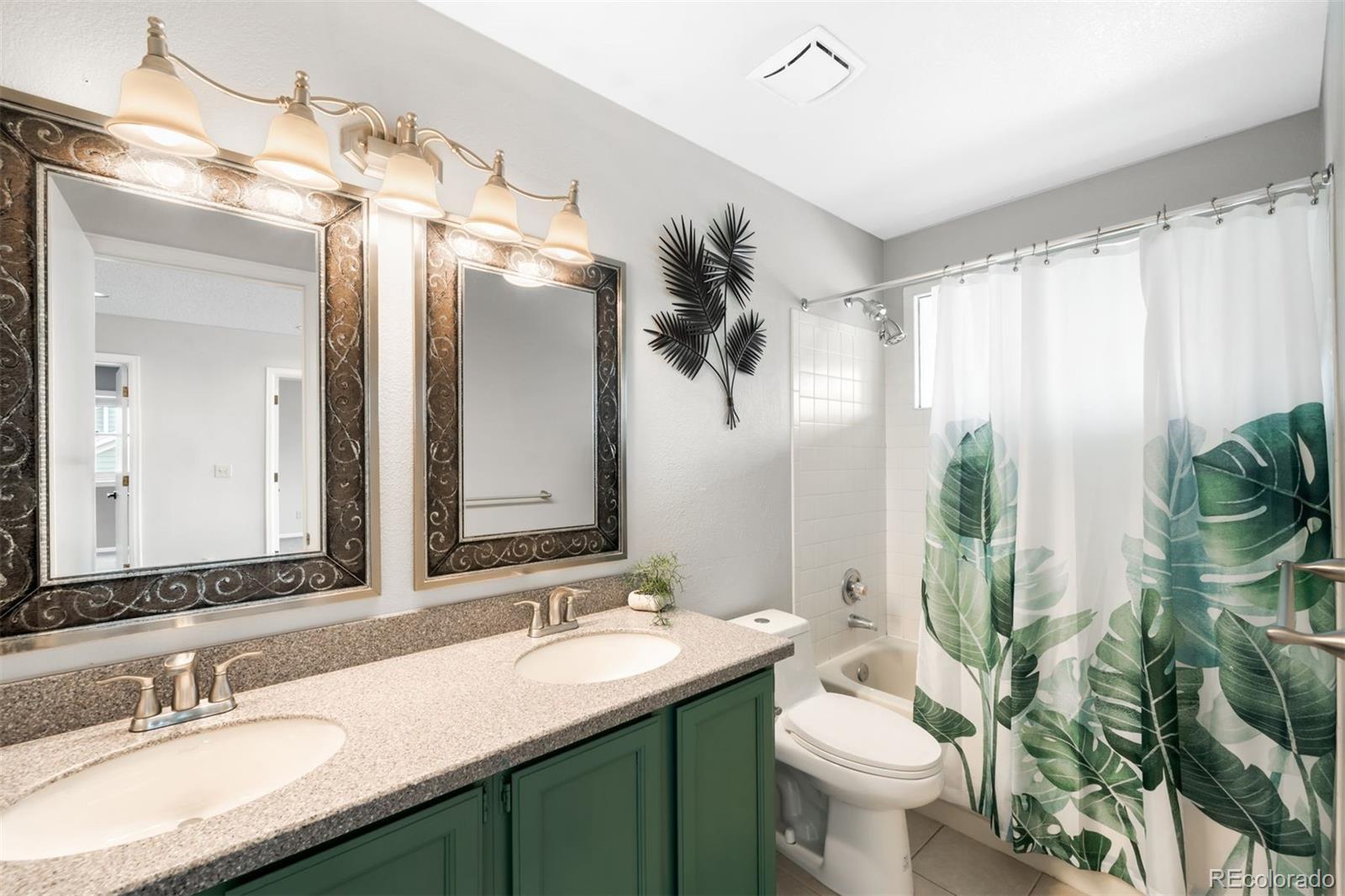 8288 W Chestnut Avenue