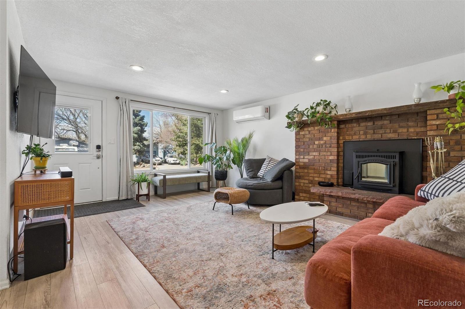 604 W 9th Street