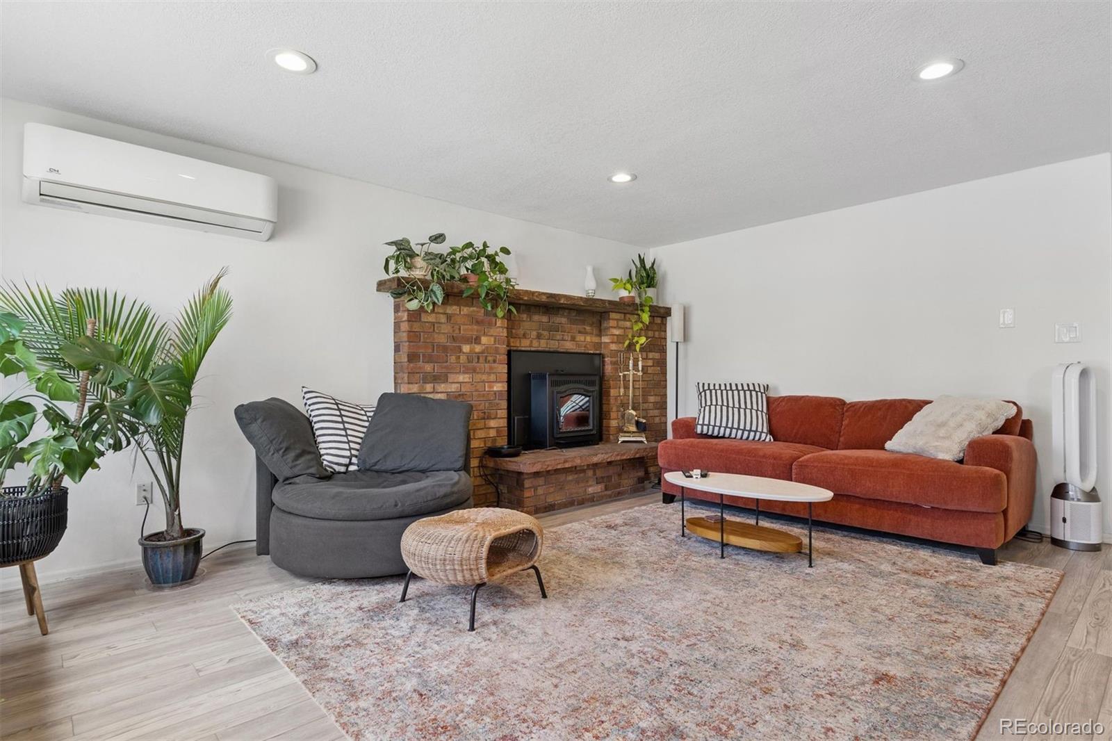 604 W 9th Street