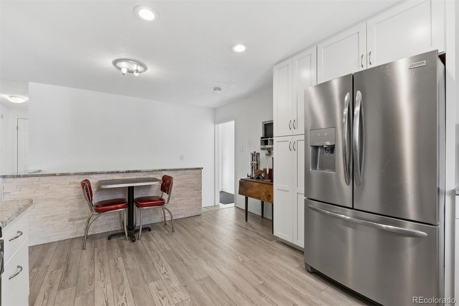 604 W 9th Street