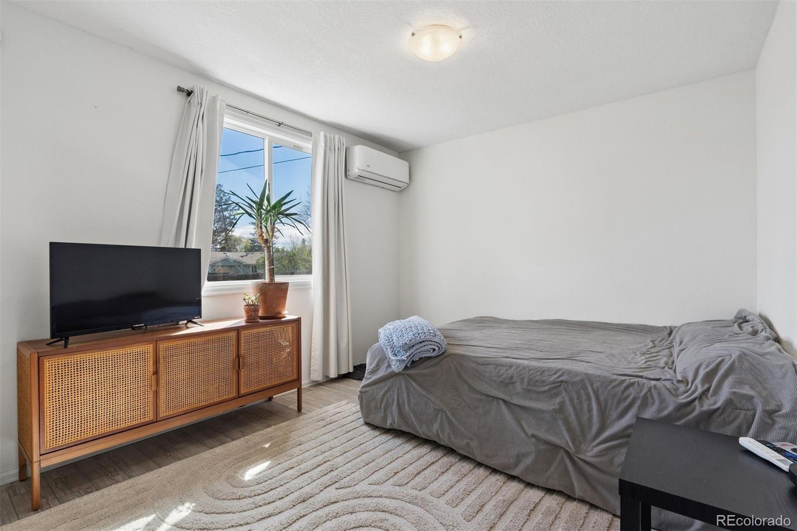 604 W 9th Street