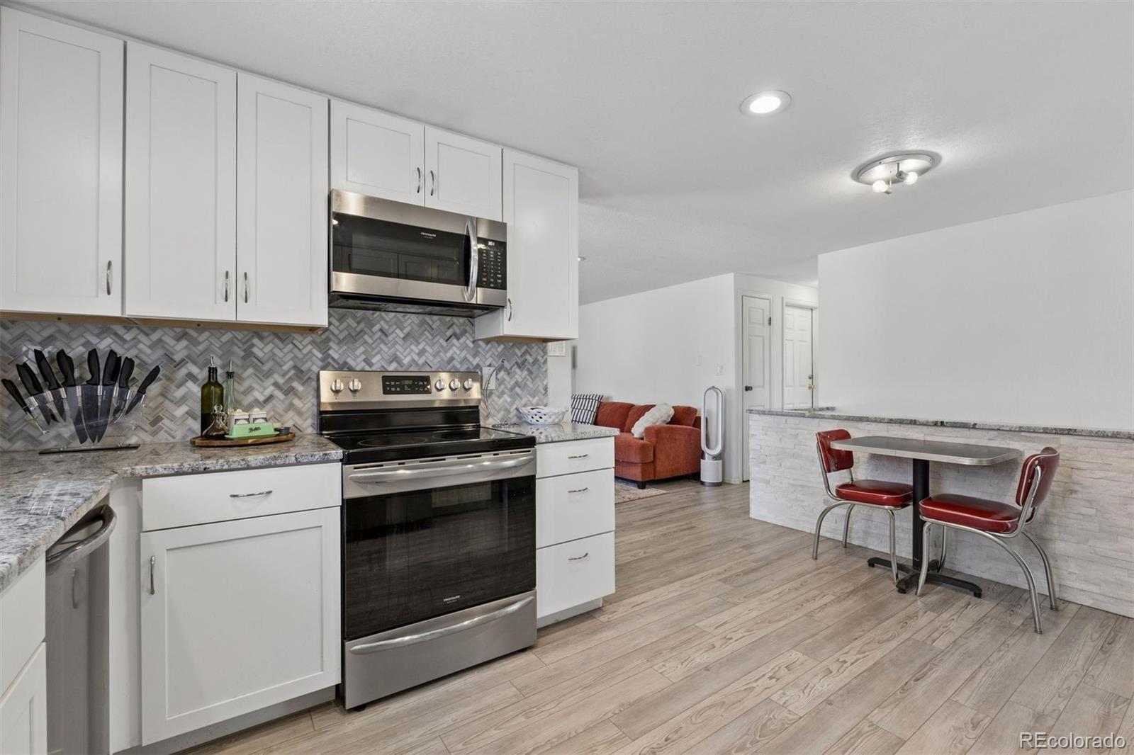 604 W 9th Street