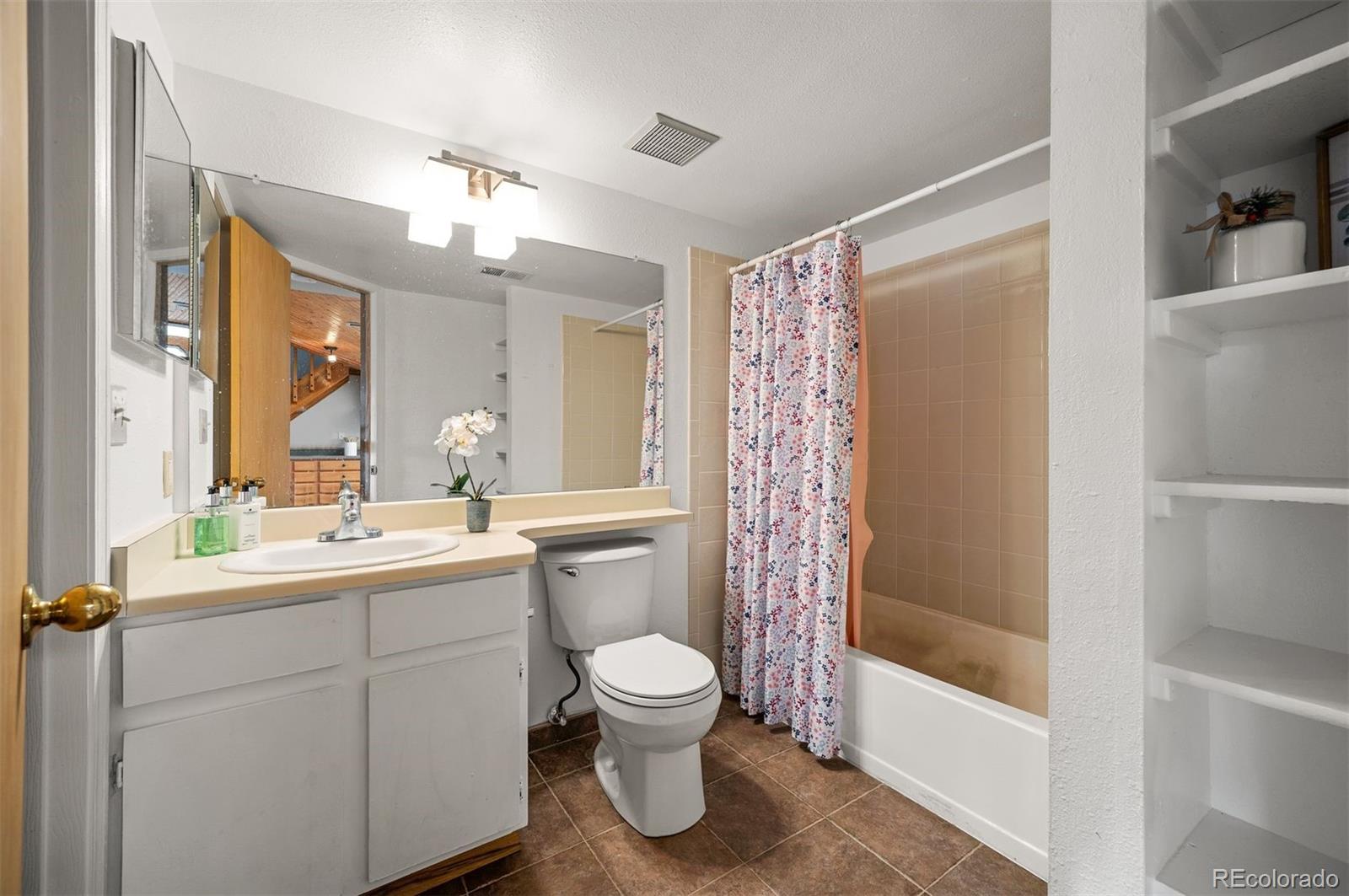 4246 S Eldridge Street Unit: 310