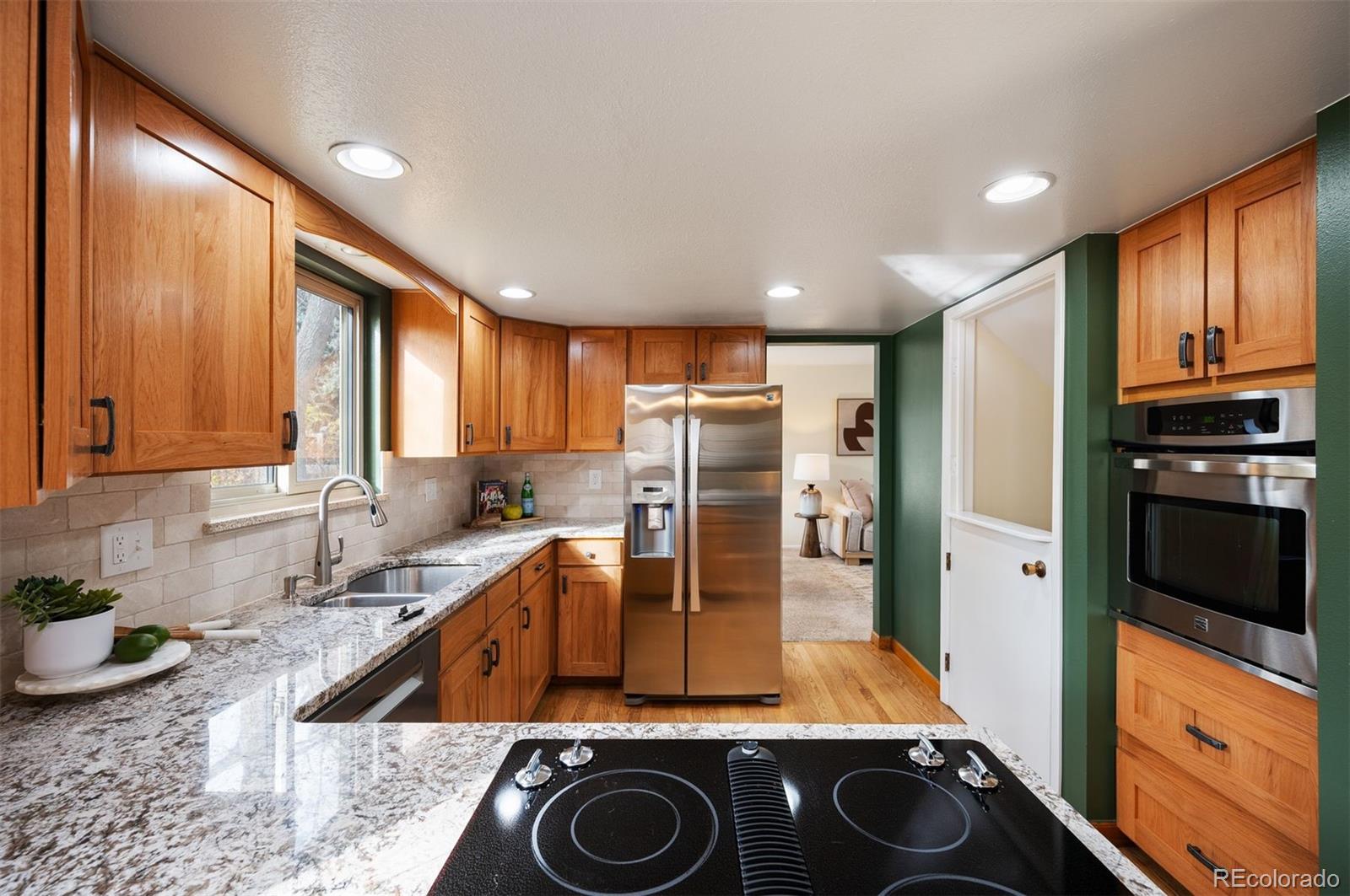 1633 S Holland Street