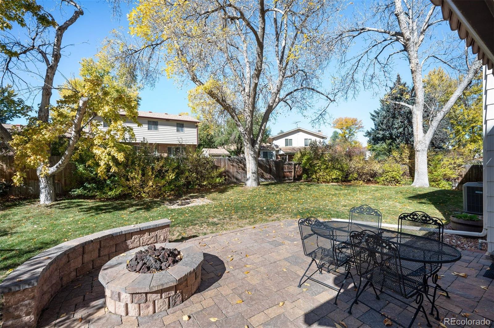 1633 S Holland Street