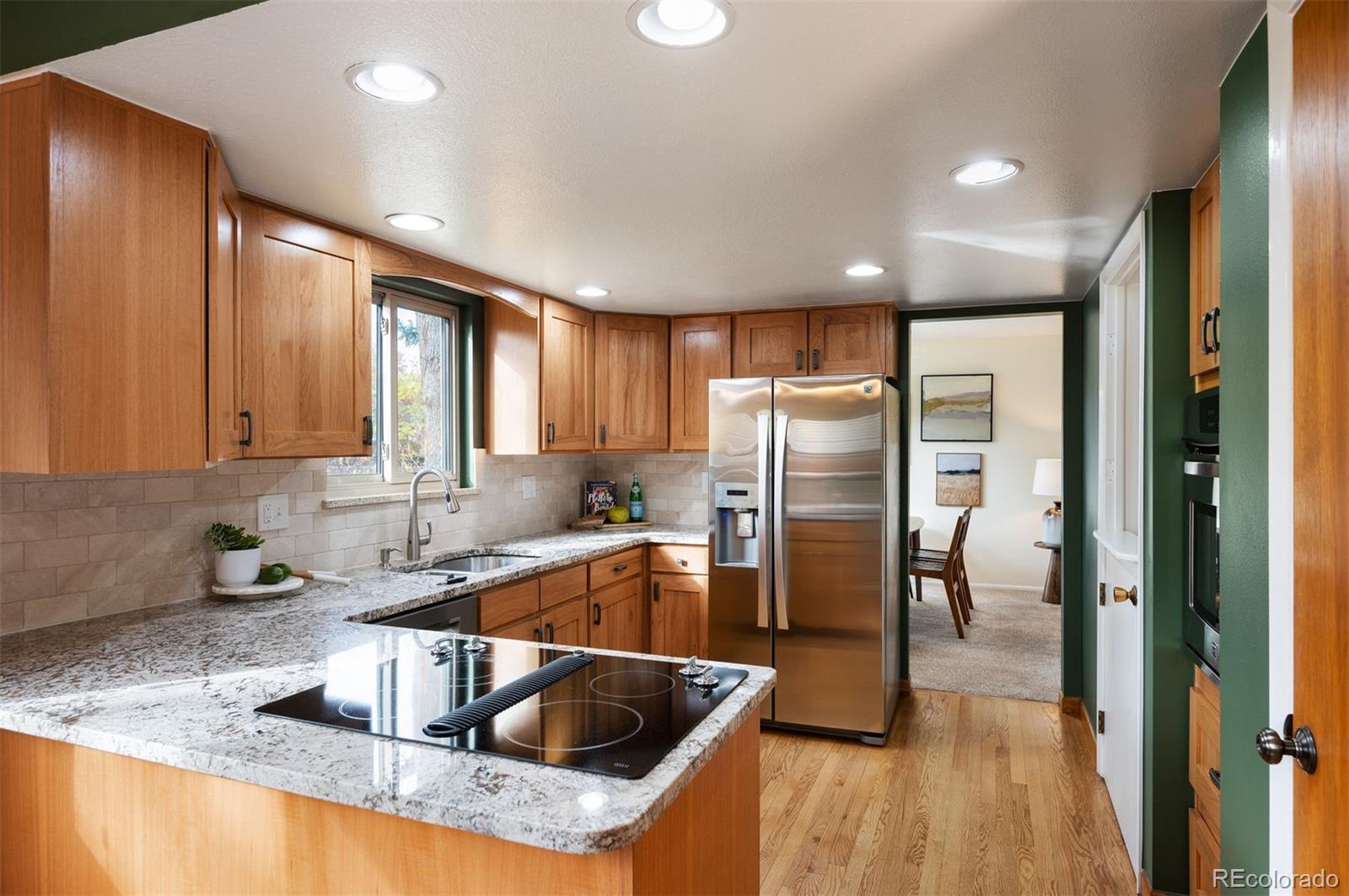 1633 S Holland Street