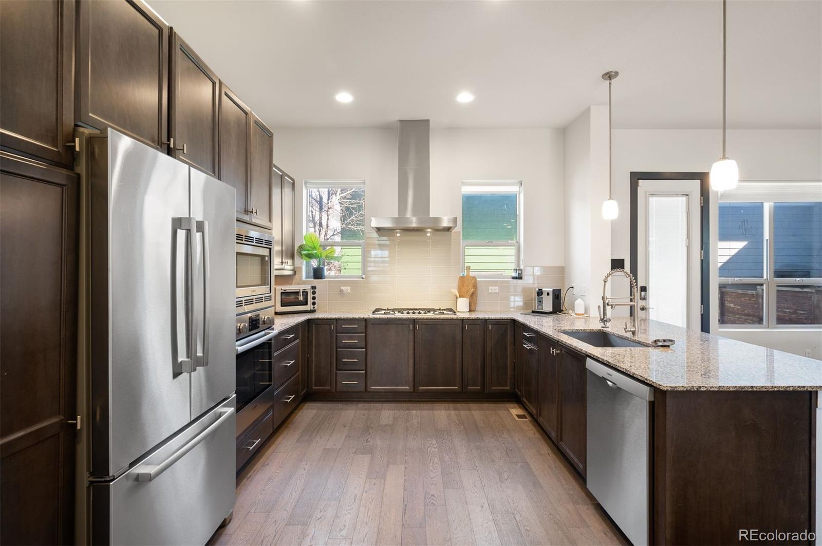 5462 Valentia Street