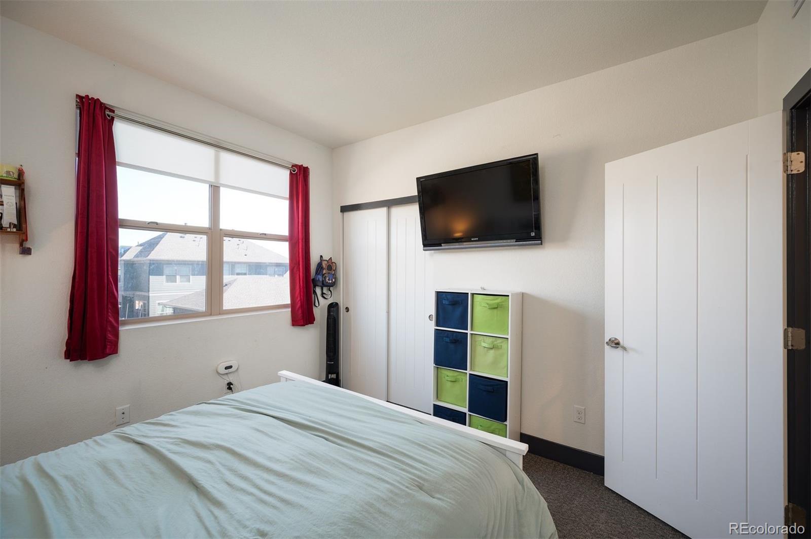 5462 Valentia Street