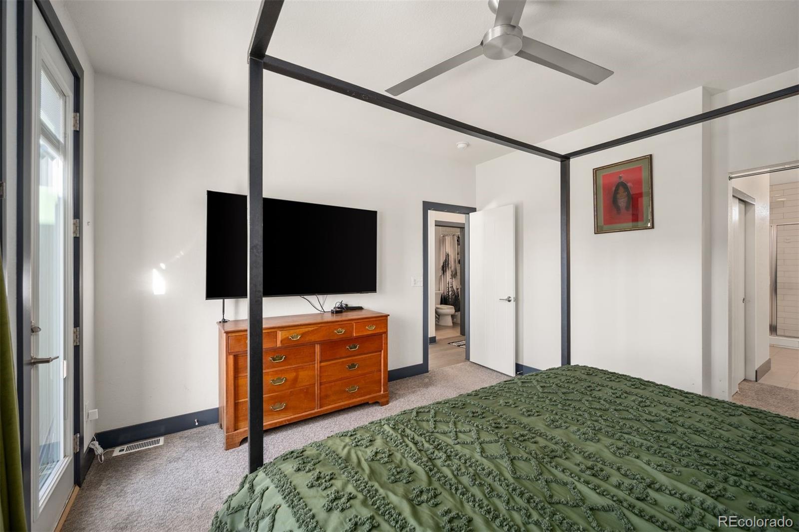 5462 Valentia Street