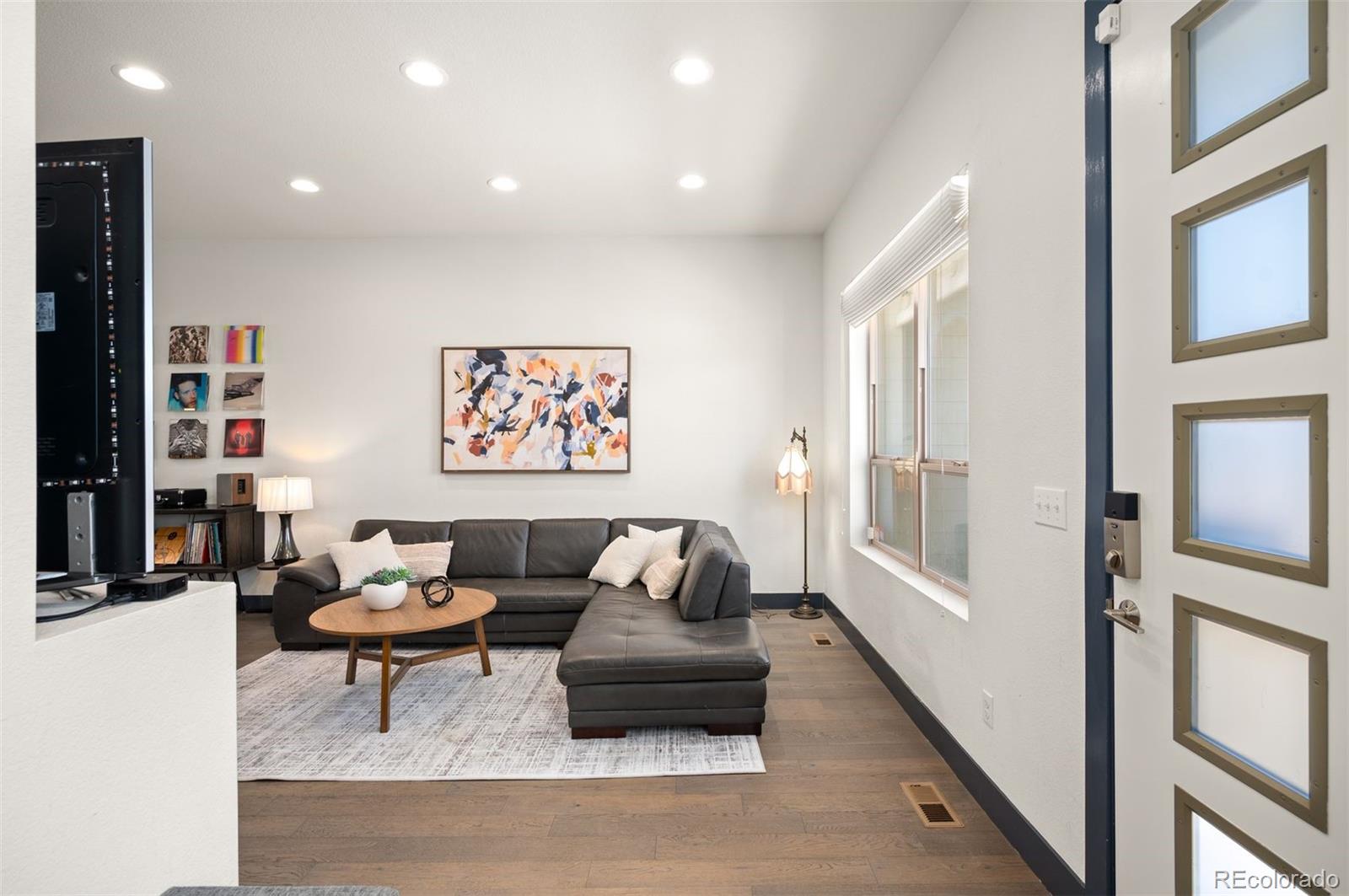 5462 Valentia Street