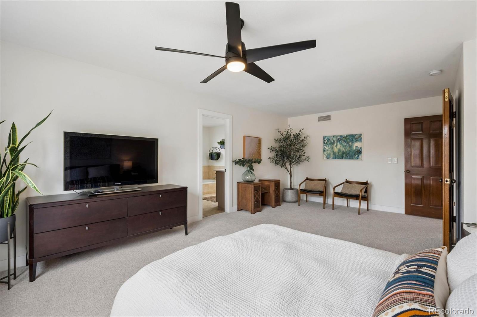 9592 E Lake Circle