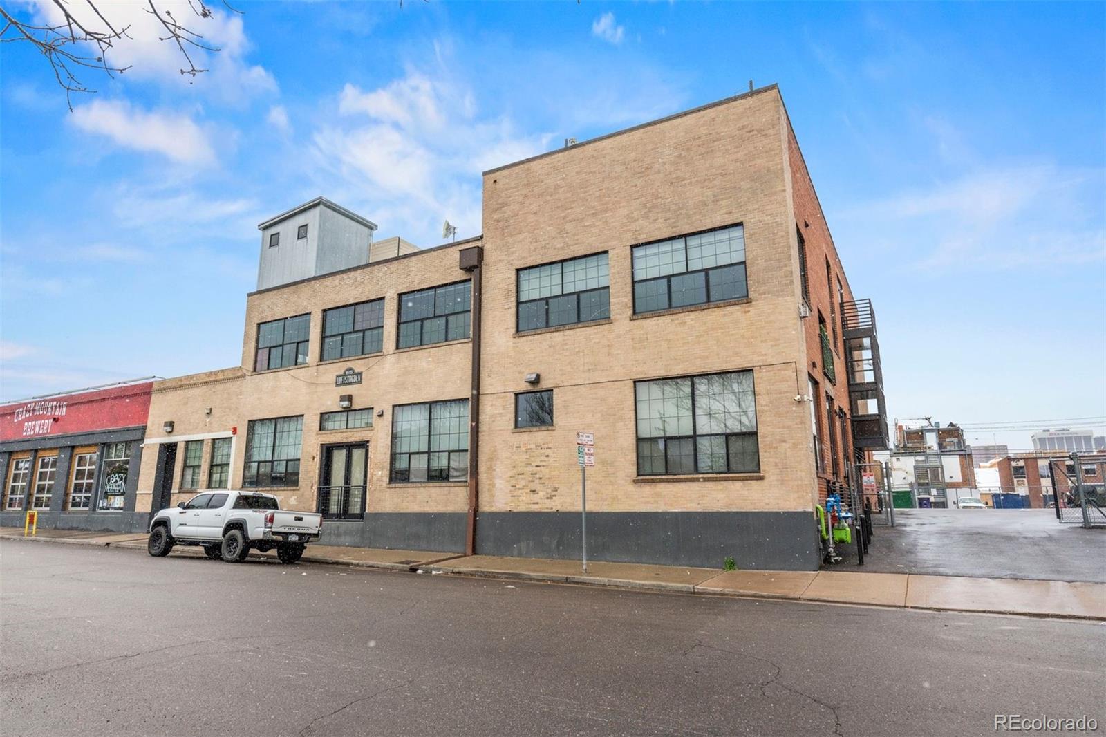 1515 N Ogden Street Unit: 7