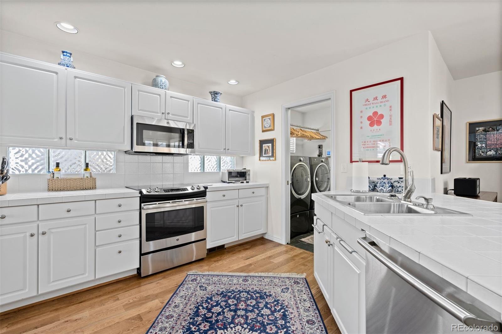 1011 S Valentia Street Unit: 121