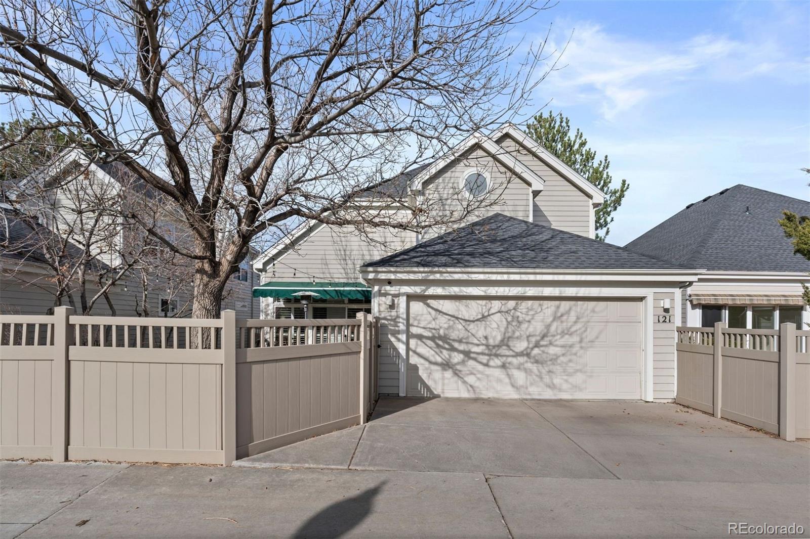 1011 S Valentia Street Unit: 121