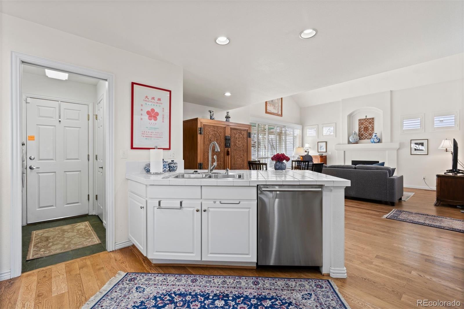 1011 S Valentia Street Unit: 121