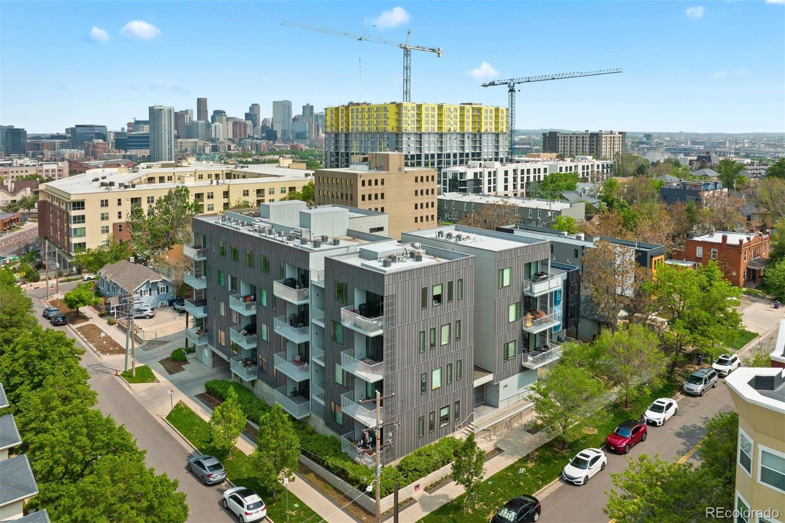 2752 Clay Street Unit: 404