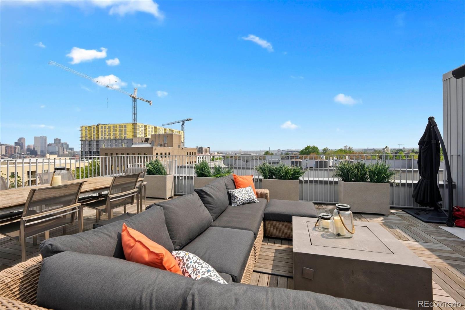 2752 Clay Street Unit: 404