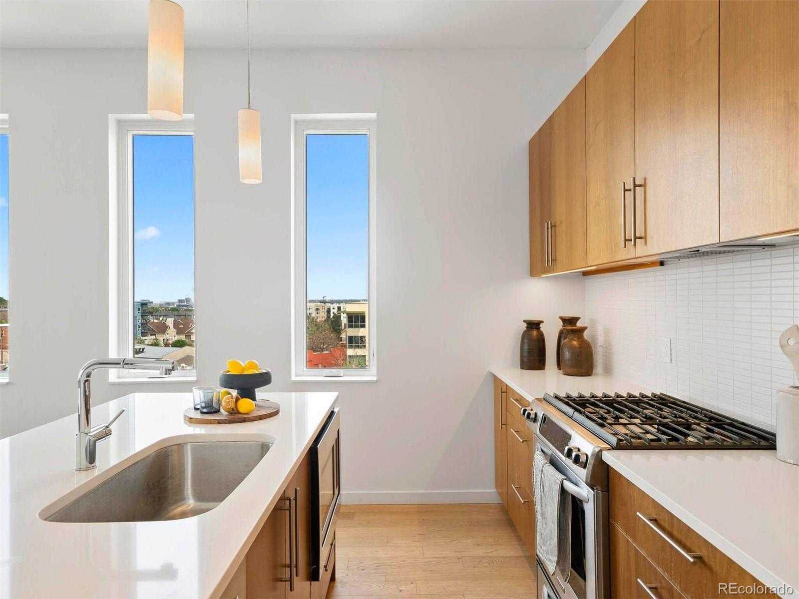 2752 Clay Street Unit: 404