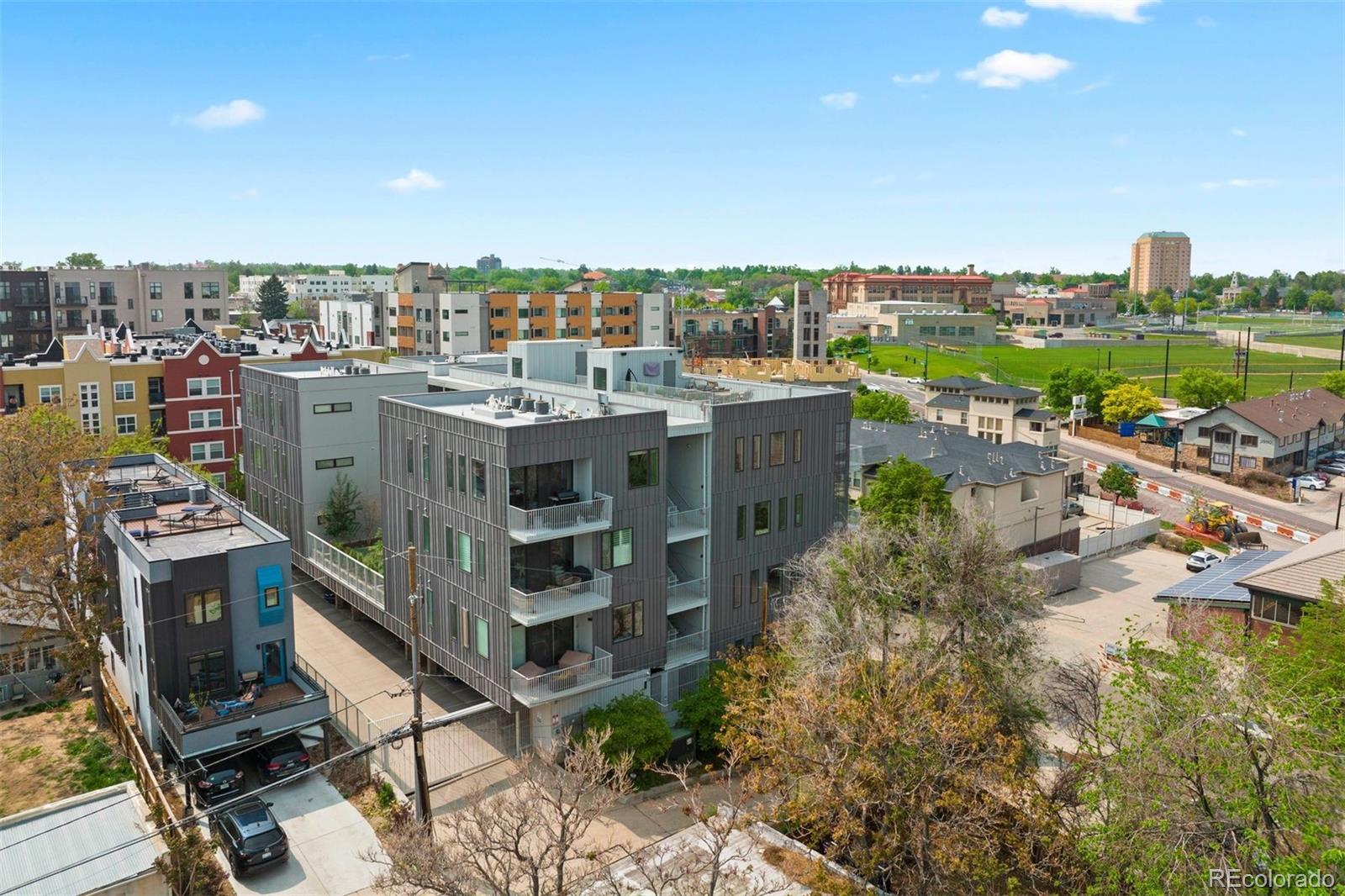 2752 Clay Street Unit: 404