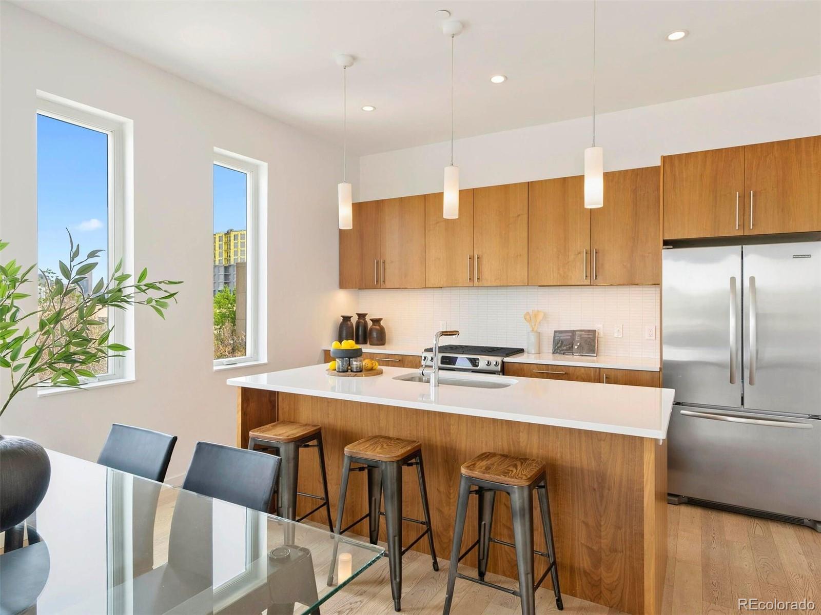 2752 Clay Street Unit: 404