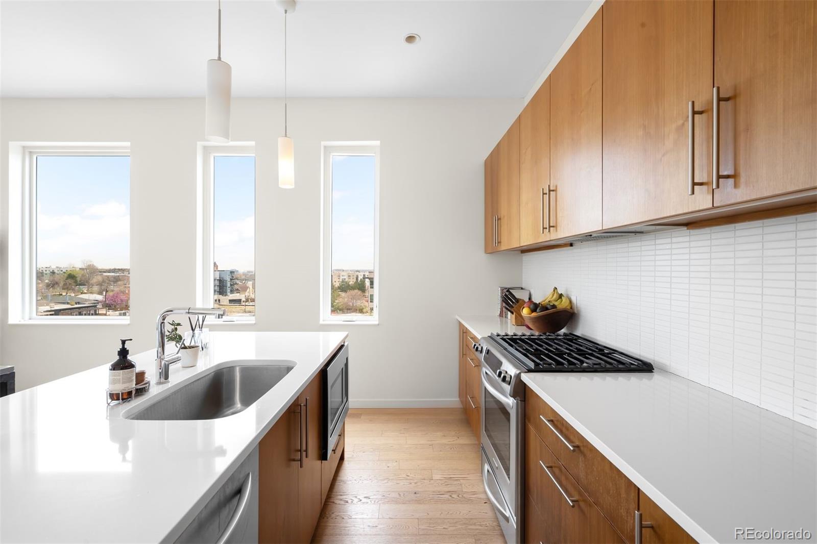 2752 Clay Street Unit: 404