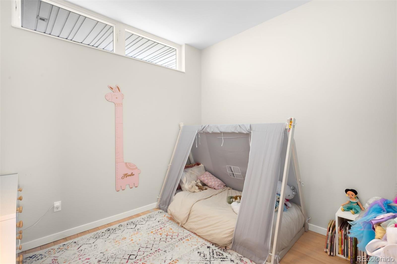 2752 Clay Street Unit: 404