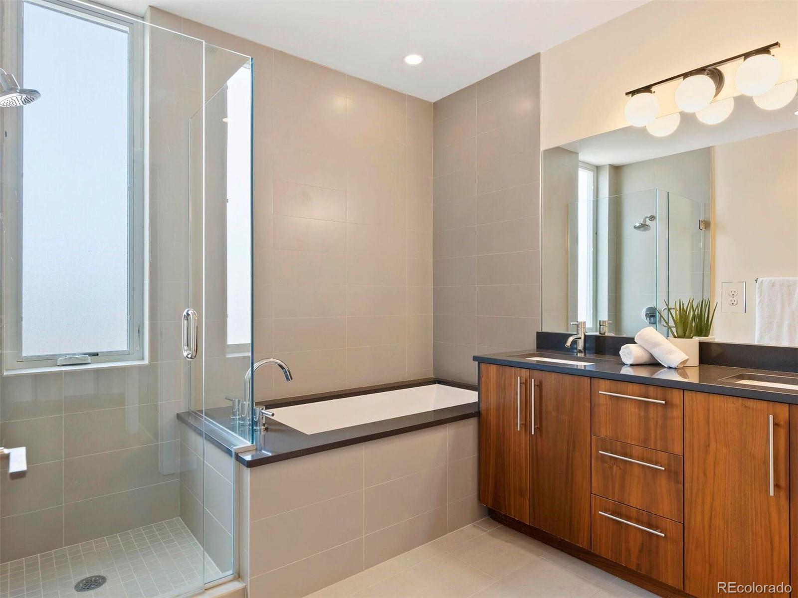 2752 Clay Street Unit: 404