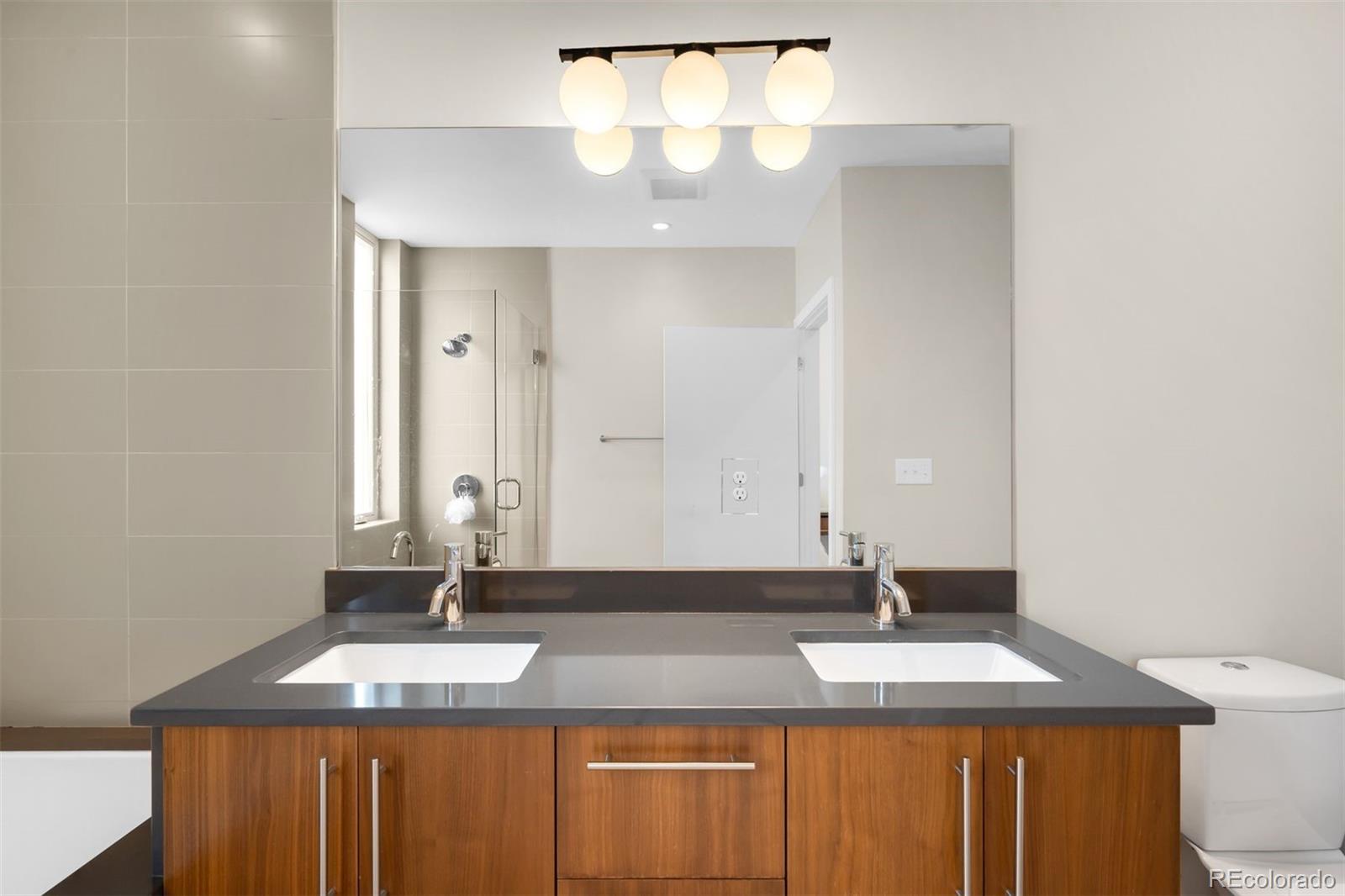 2752 Clay Street Unit: 404