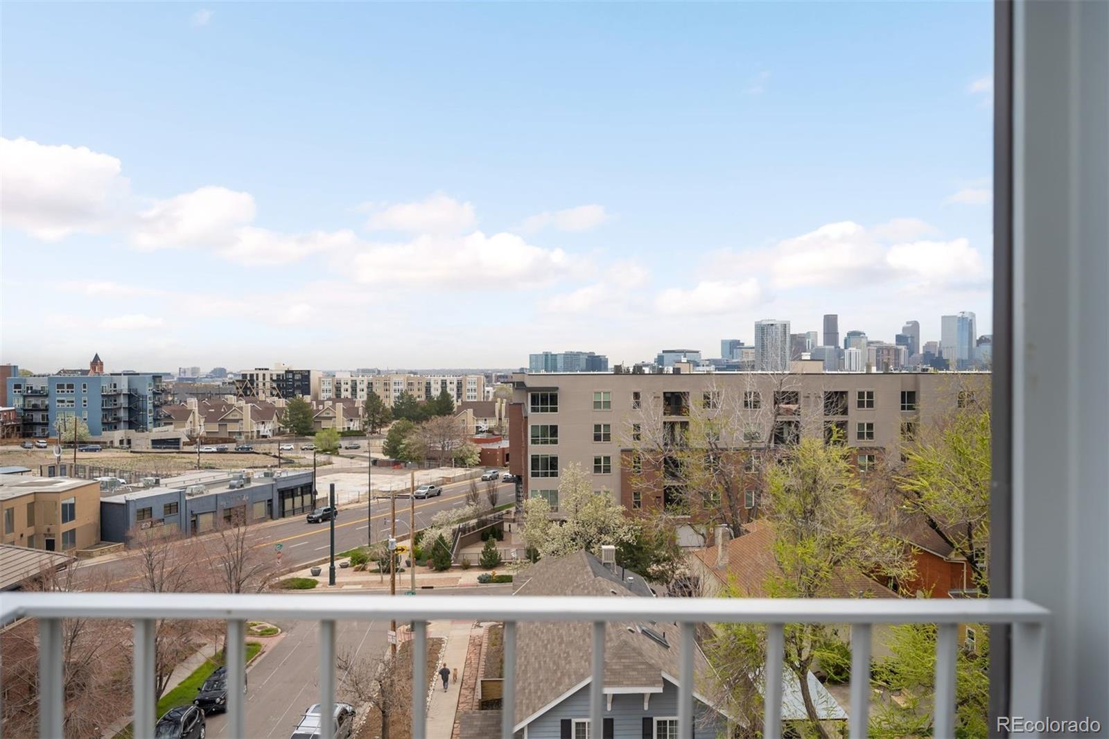 2752 Clay Street Unit: 404